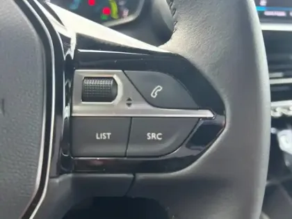 Photo 12 Peugeot 208  e- 136ch Style