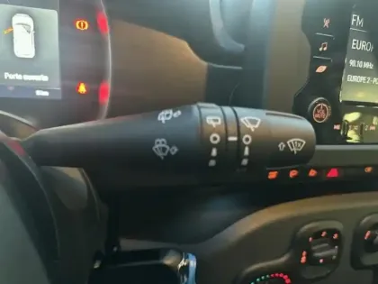 Photo 14 Fiat Panda  Classic 1.0 70ch BSG S&S Icône Step 2