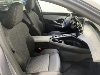 Photo 6 Peugeot 5008  Electrique 210ch Batterie 73 kWh Allure