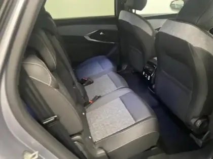 Photo 7 Peugeot 5008  Electrique 210ch Batterie 73 kWh Allure