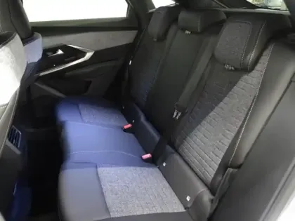 Photo 7 Peugeot 3008  1.2 Hybrid 145ch Allure e-DCS6