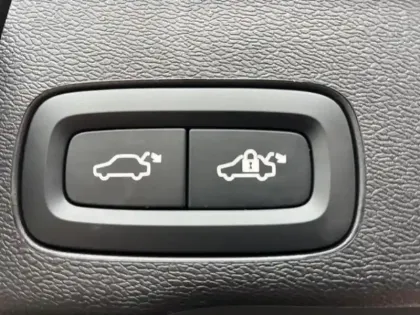 Photo 14 Volvo Xc60  T6 Hybride Rechargeable 253 + 145ch Utra Style Chrome Geartronic 8 AWD