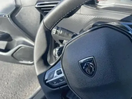 Photo 12 Peugeot 208  1.2 PureTech 100ch S&S Active