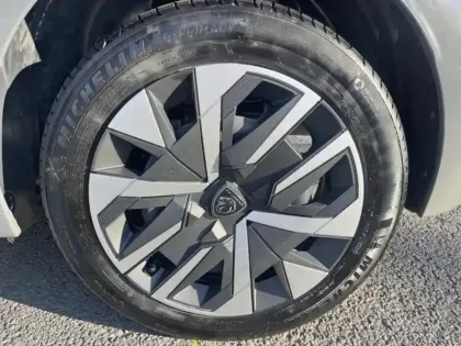 Photo 10 Peugeot 208  1.2 PureTech 100ch S&S Active