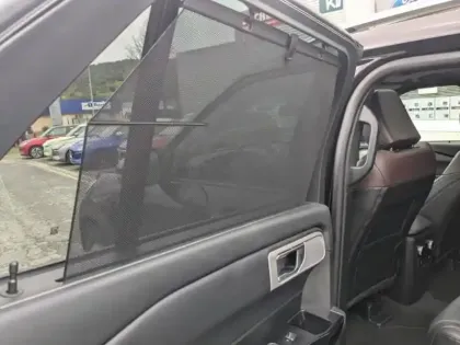 Photo 15 Ford Explorer Gén. III Ph1 Platinum 5