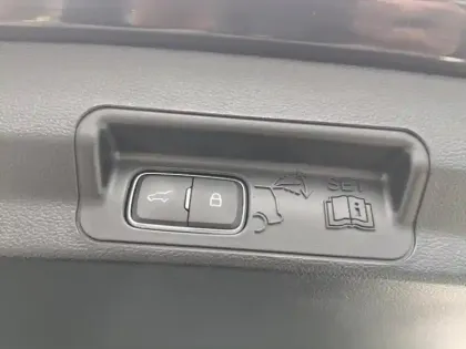 Photo 14 Ford Explorer Gén. III Ph1 Platinum 5