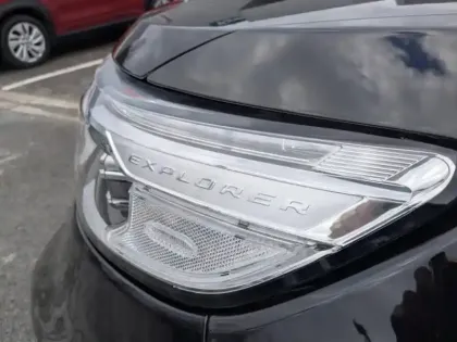 Photo 10 Ford Explorer Gén. III Ph1 Platinum 5