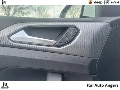 Photo 13 Volkswagen T-cross  1.0 TSI 110ch Active DSG7