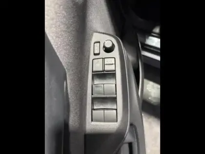 Photo 13 Toyota Yaris  116h Design 5p MY22