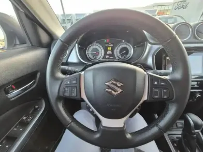Photo 18 Suzuki Vitara  1.5 Dualjet Hybrid 115ch Privilège Auto