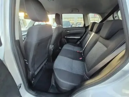 Photo 15 Suzuki Vitara  1.5 Dualjet Hybrid 115ch Privilège Auto