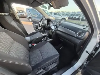 Photo 14 Suzuki Vitara  1.5 Dualjet Hybrid 115ch Privilège Auto