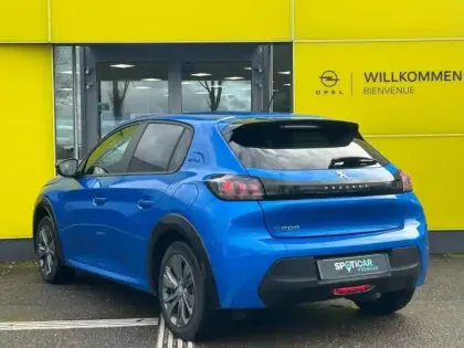 Photo 6 Peugeot 208  e- 136ch Style