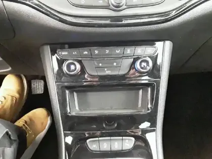 Photo 17 Opel Astra  Sports Tourer 1.5 Diesel 122 ch BVA9