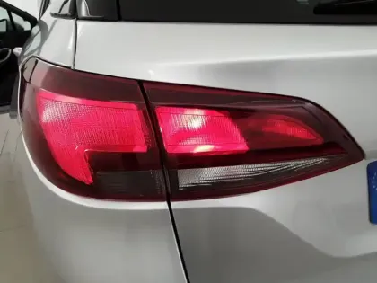 Photo 16 Opel Astra  Sports Tourer 1.5 Diesel 122 ch BVA9