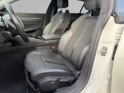 Photo 10 Peugeot 508  SW Hybrid 225 e-EAT8