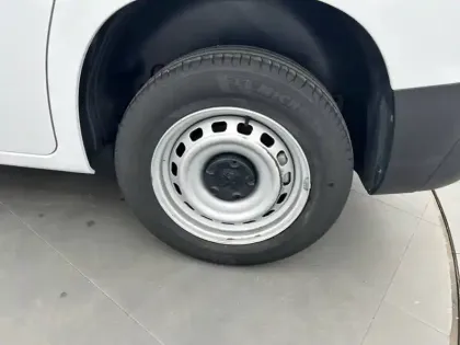 Photo 32 Peugeot Partner  FOURGON M 650 KG BLUEHDI 100 S&S BVM6