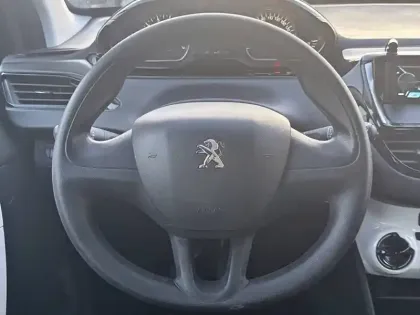 Photo 8 Peugeot 208  PureTech 68ch BVM5