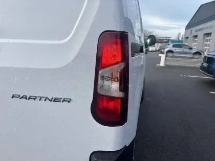 Photo 16 Peugeot Partner  FOURGON M DIESEL 100 CH MANUELLE