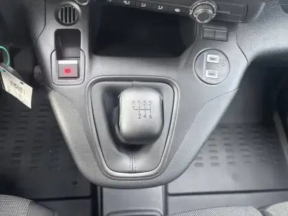 Photo 13 Peugeot Partner  FOURGON M DIESEL 100 CH MANUELLE