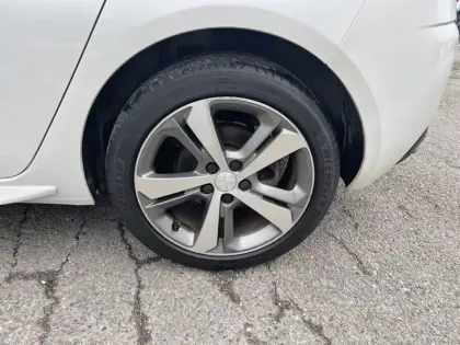 Photo 10 Peugeot 308  BlueHDi 130ch S&S EAT8