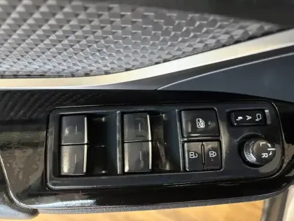 Photo 51 Toyota C-HR  Hybride 2.0L