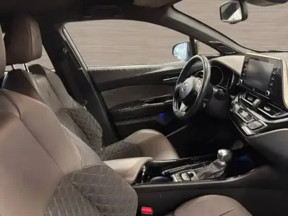 Photo 44 Toyota C-HR  Hybride 2.0L