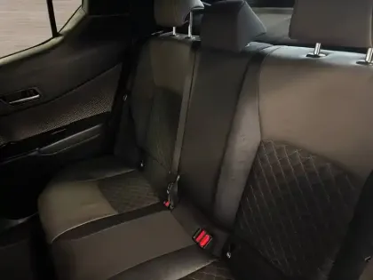 Photo 27 Toyota C-HR  Hybride 2.0L