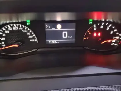 Photo 38 Peugeot 208  PureTech 75 S&S BVM5