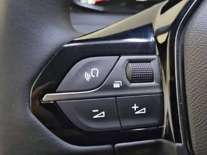 Photo 55 Peugeot 208  PureTech 75 S&S BVM5