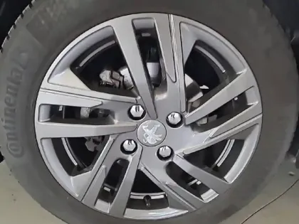 Photo 41 Peugeot 208  PureTech 75 S&S BVM5