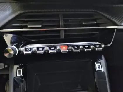 Photo 53 Peugeot 208  PureTech 75 S&S BVM5