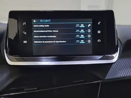 Photo 21 Peugeot 208  PureTech 75 S&S BVM5