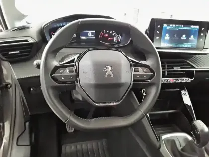 Photo 28 Peugeot 208  PureTech 75 S&S BVM5