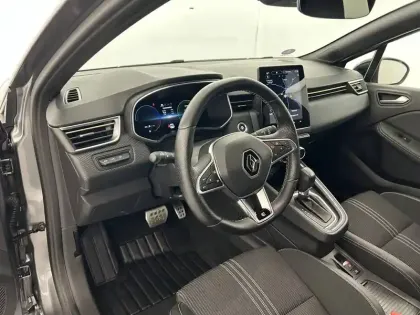 Photo 18 Renault Clio  E-Tech full hybrid 145