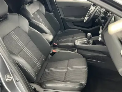 Photo 22 Renault Clio  E-Tech full hybrid 145