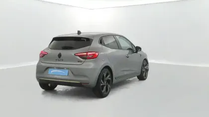 Photo 67 Renault Clio  E-Tech full hybrid 145