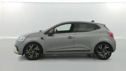 Photo 37 Renault Clio  E-Tech full hybrid 145