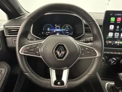 Photo 23 Renault Clio  E-Tech full hybrid 145