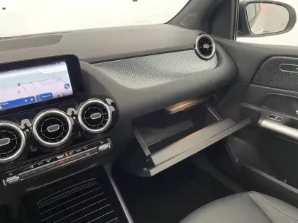 Photo 35 Mercedes Classe B  180 d 8G-DCT