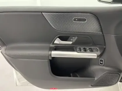 Photo 28 Mercedes Classe B  180 d 8G-DCT