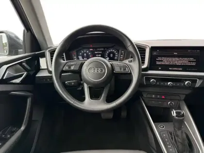 Photo 11 Audi A1  Sportback 30 TFSI 110 ch S tronic 7