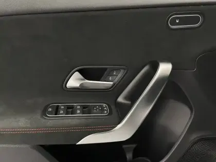 Photo 24 Mercedes Classe A  180 d 8G-DCT