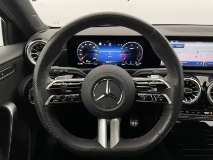 Photo 22 Mercedes Classe A  180 d 8G-DCT