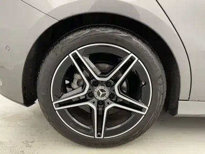 Photo 18 Mercedes Classe A  180 d 8G-DCT