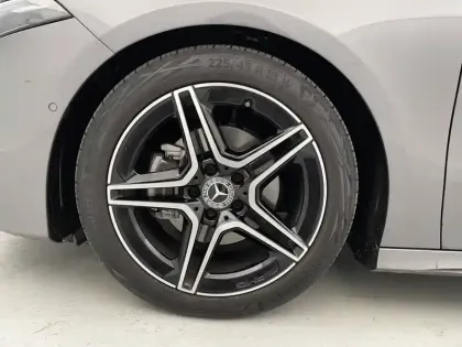 Photo 17 Mercedes Classe A  180 d 8G-DCT