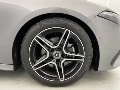 Photo 12 Mercedes Classe A  180 d 8G-DCT