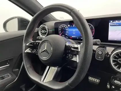 Photo 31 Mercedes Classe A  180 d 8G-DCT