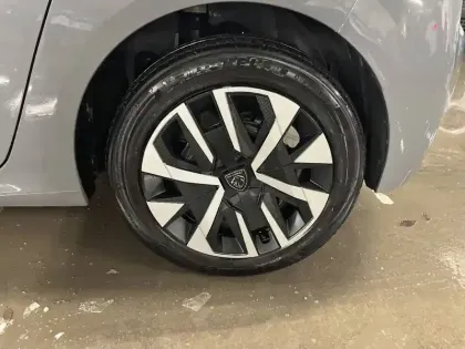 Photo 10 Peugeot 208  PureTech 100 S&S BVM6