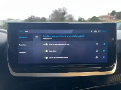 Photo 16 Peugeot 208  PureTech 100 S&S BVM6